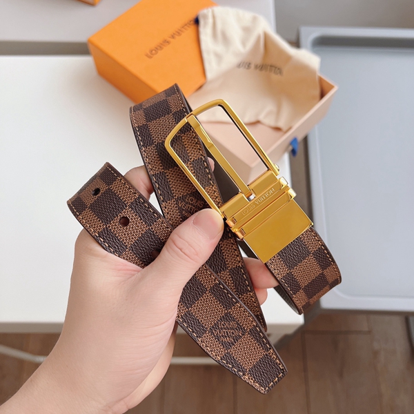 ルイヴィトンベルト正面デザイン